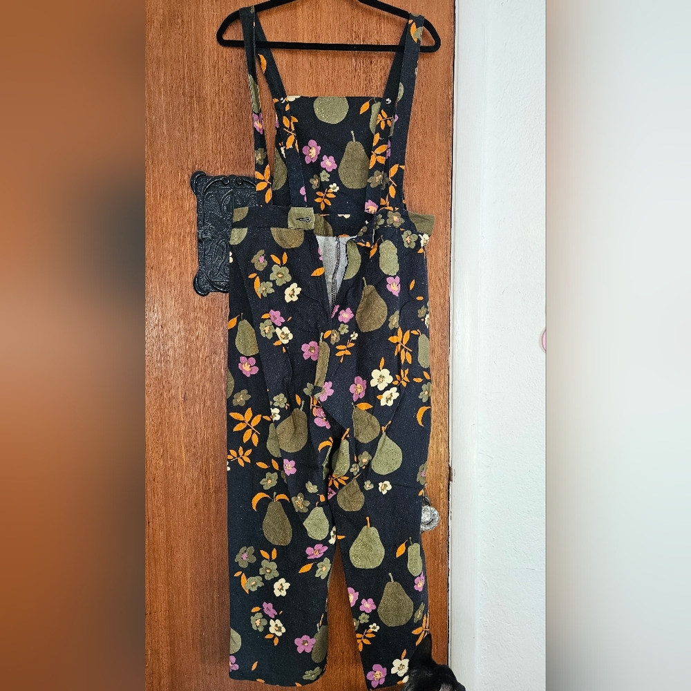 Black Floral Pear Print Midi Jumper - Picture 2 of 3